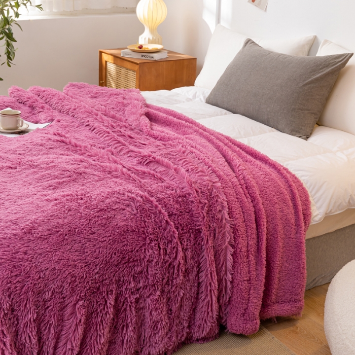 91家纺网 家纺一手货源 找家纺 卡奥 欧式纯色长毛羊羔绒毛毯沙发毯子加厚盖毯空调毯 蔷薇粉