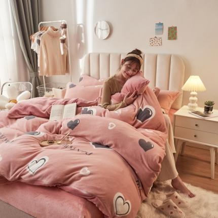 91家纺网 家纺一手货源 找家纺 寐居家纺 2021新款印花牛奶绒四件套浅色调 永恒的爱