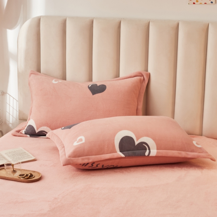 91家纺网 家纺一手货源 找家纺 寐居家纺 2021新款印花牛奶绒四件套浅色调 永恒的爱