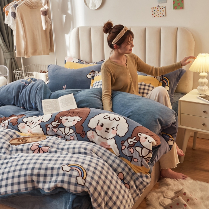 91家纺网 家纺一手货源 找家纺 寐居家纺 2021新款印花牛奶绒四件套浅色调 元气少女