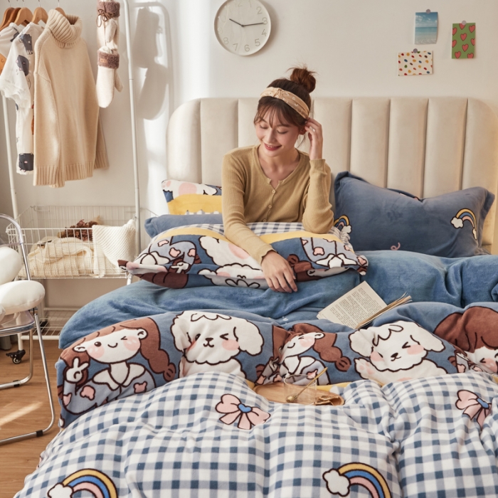 91家纺网 家纺一手货源 找家纺 寐居家纺 2021新款印花牛奶绒四件套浅色调 元气少女