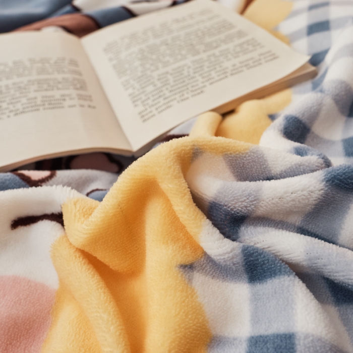 91家纺网 家纺一手货源 找家纺 寐居家纺 2021新款印花牛奶绒四件套浅色调 元气少女