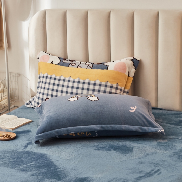 91家纺网 家纺一手货源 找家纺 寐居家纺 2021新款印花牛奶绒四件套浅色调 元气少女