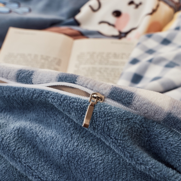 91家纺网 家纺一手货源 找家纺 寐居家纺 2021新款印花牛奶绒四件套浅色调 元气少女