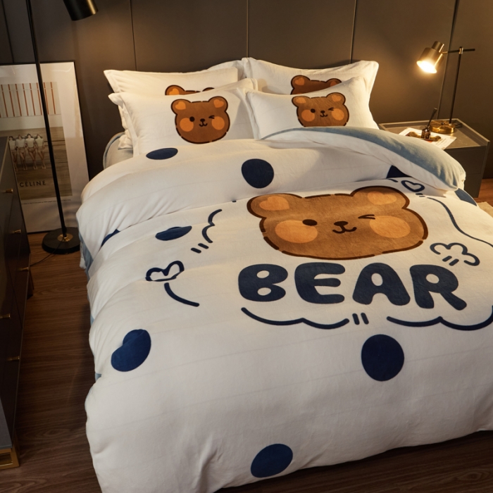 91家纺网 家纺一手货源 找家纺 （总）慕尚 2022新款北欧牛奶绒卡通大版四件套棚拍图