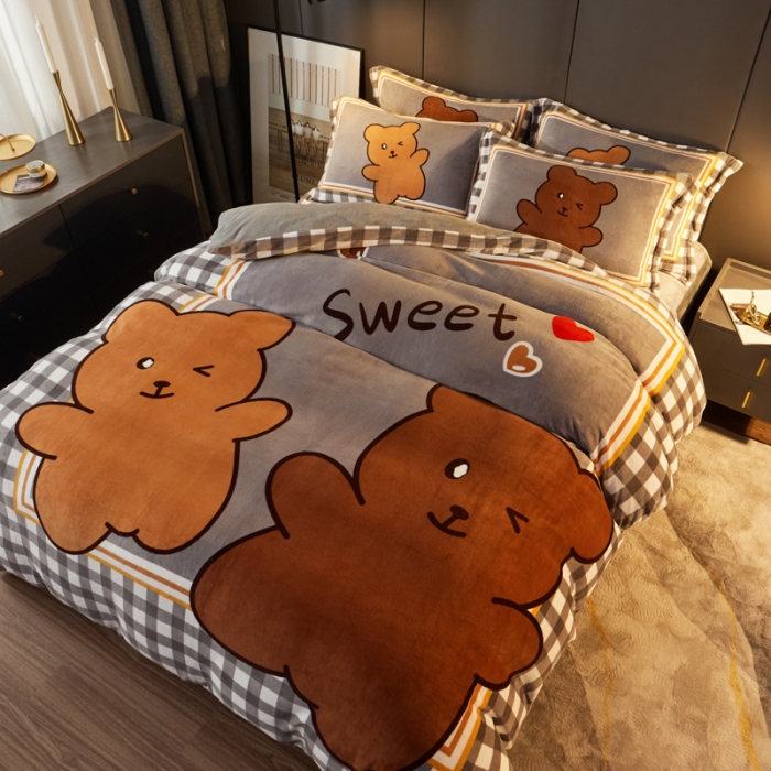 91家纺网 家纺一手货源 找家纺 慕尚 2022新款北欧牛奶绒卡通大版四件套棚拍图 好朋友