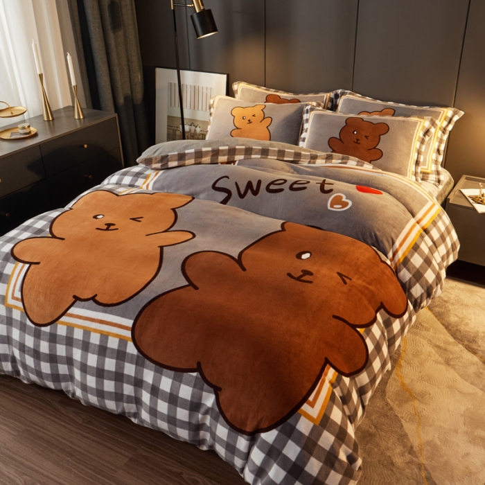 91家纺网 家纺一手货源 找家纺 慕尚 2022新款北欧牛奶绒卡通大版四件套棚拍图 好朋友