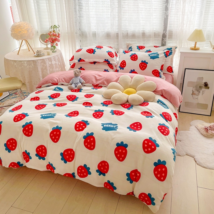 91家纺网 家纺一手货源 找家纺 寐居家纺21印花牛奶绒四件套法莱水晶宝宝金貂绒实拍图甜心草莓