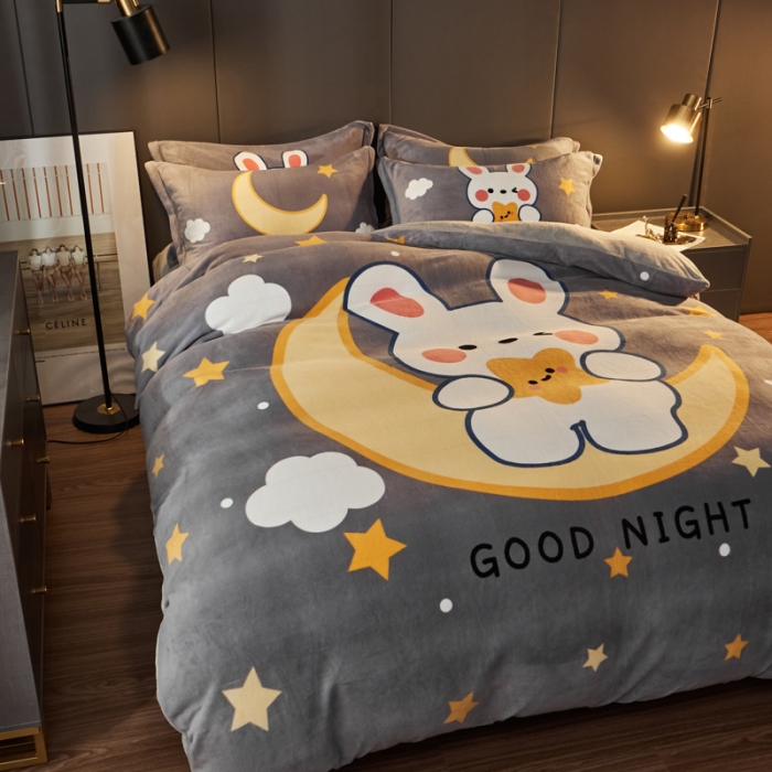 91家纺网 家纺一手货源 找家纺 慕尚 2022新款北欧牛奶绒卡通大版四件套棚拍图 月亮兔