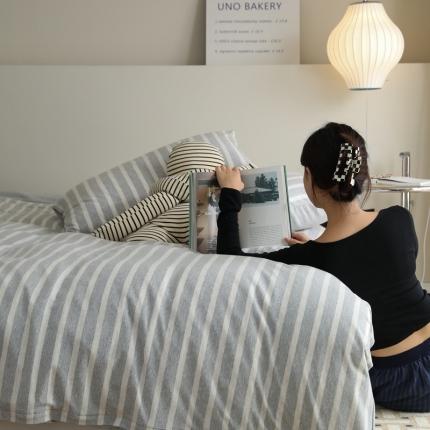 91家纺网 家纺一手货源 找家纺 华超针织 2021新款拼接款天竺棉四件套 浅灰粗条