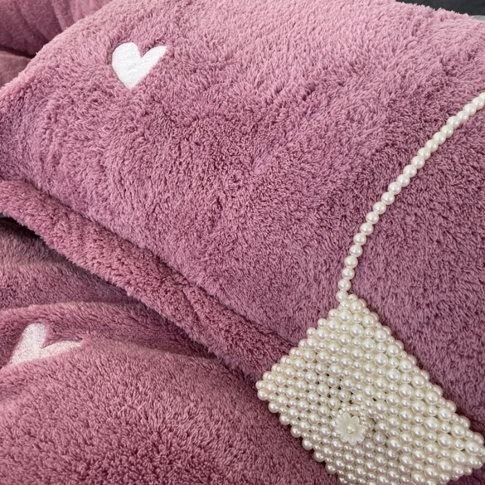 91家纺网 家纺一手货源 找家纺 （总）慕尚家纺 2022新款泰迪绒刺绣款牛奶绒四件套