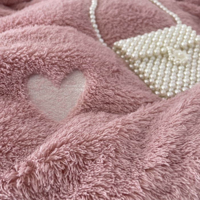 91家纺网 家纺一手货源 找家纺 慕尚家纺 2022新款泰迪绒刺绣款牛奶绒四件套 爱心粉