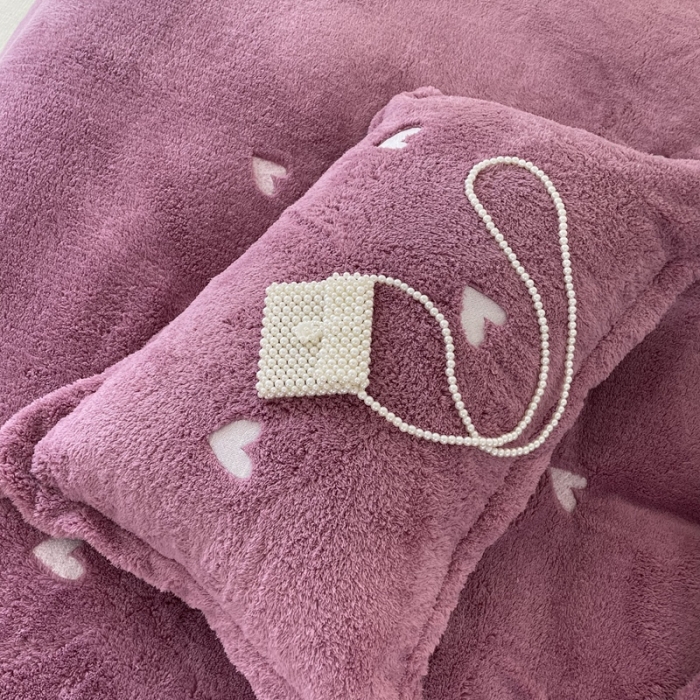 91家纺网 家纺一手货源 找家纺 慕尚家纺 2022新款泰迪绒刺绣款牛奶绒四件套 爱心紫