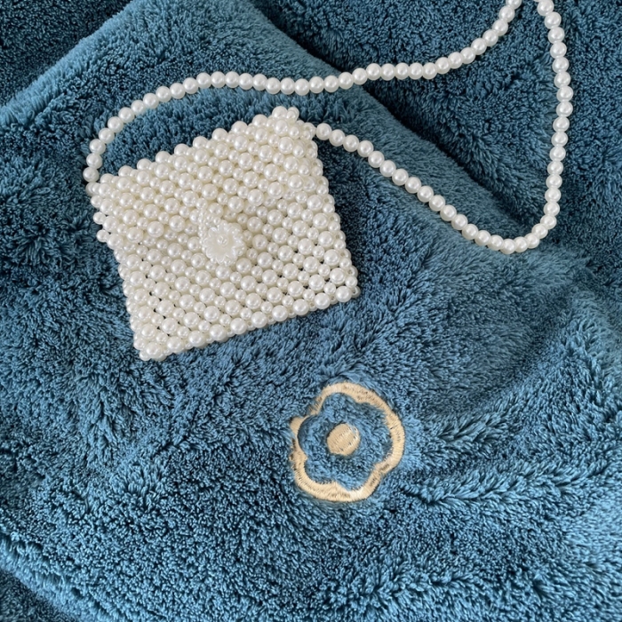 91家纺网 家纺一手货源 找家纺 慕尚家纺 2022新款泰迪绒刺绣款牛奶绒四件套 四叶草绿