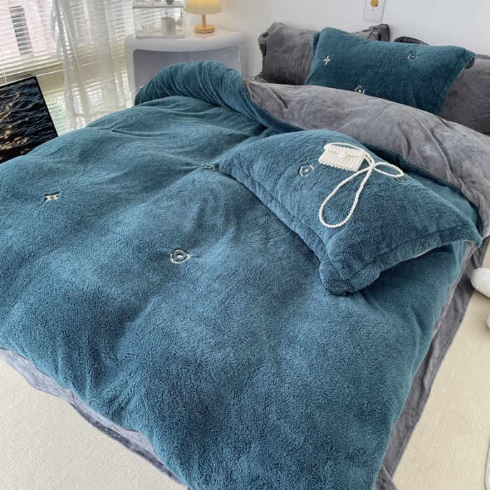 91家纺网 家纺一手货源 找家纺 慕尚家纺 2022新款泰迪绒刺绣款牛奶绒四件套 四叶草绿