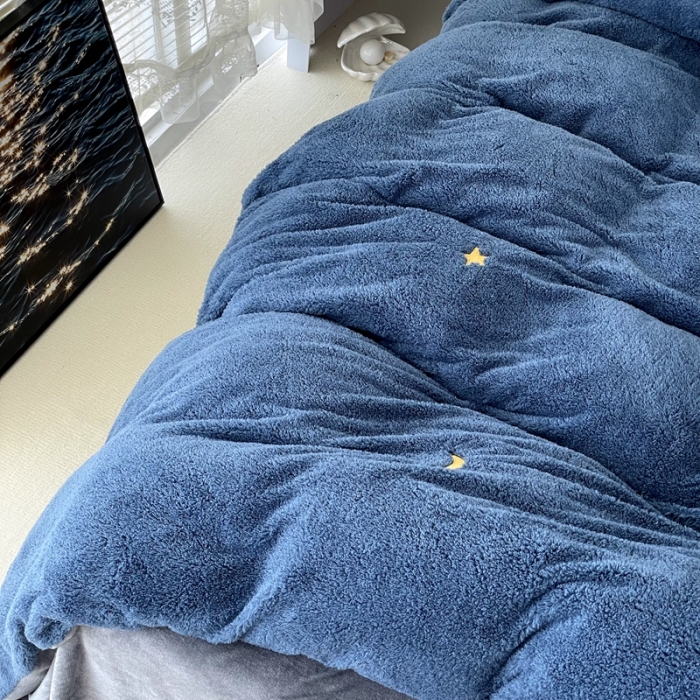 91家纺网 家纺一手货源 找家纺 慕尚家纺 2022新款泰迪绒刺绣款牛奶绒四件套 星月蓝