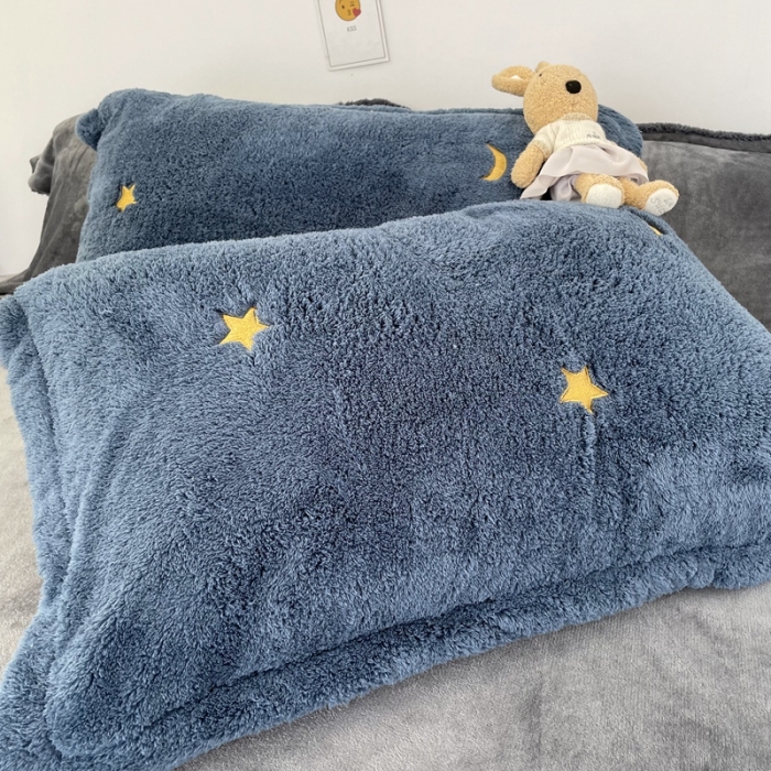 91家纺网 家纺一手货源 找家纺 慕尚家纺 2022新款泰迪绒刺绣款牛奶绒四件套 星月蓝