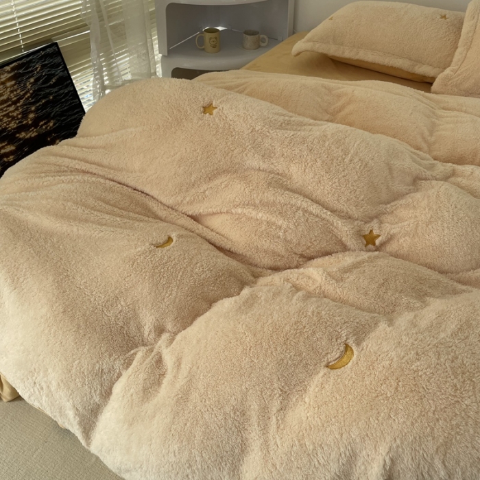 91家纺网 家纺一手货源 找家纺 慕尚家纺 2022新款泰迪绒刺绣款牛奶绒四件套 星月米黄