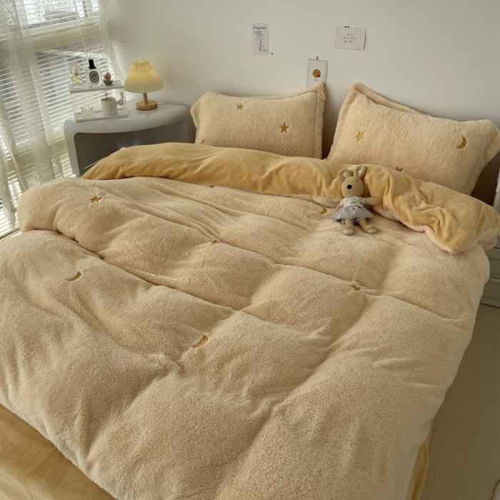 91家纺网 家纺一手货源 找家纺 慕尚家纺 2022新款泰迪绒刺绣款牛奶绒四件套 星月米黄