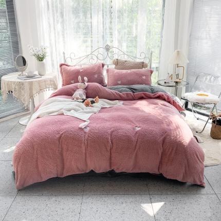 91家纺网 家纺一手货源 找家纺 慕尚家纺 2022新款泰迪绒刺绣款牛奶绒四件套 爱心粉