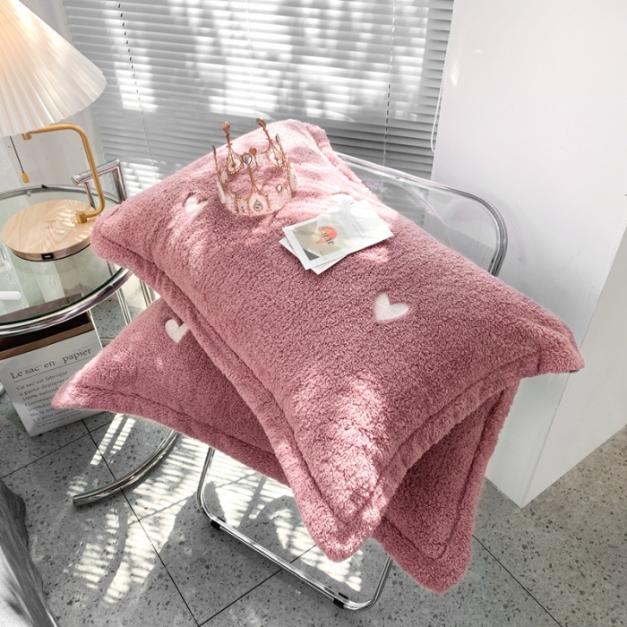 91家纺网 家纺一手货源 找家纺 慕尚家纺 2022新款泰迪绒刺绣款牛奶绒四件套 爱心粉