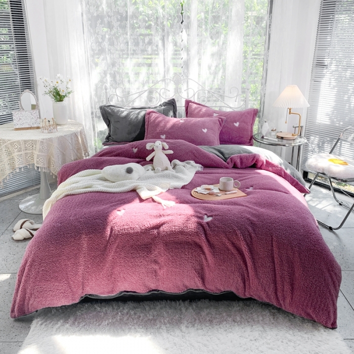 91家纺网 家纺一手货源 找家纺 慕尚家纺 2022新款泰迪绒刺绣款牛奶绒四件套 爱心紫