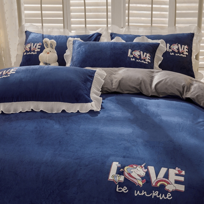 91家纺网 家纺一手货源 找家纺 纽缦 新款韩版水晶绒床单四件套法莱水晶牛奶 独角兽宝蓝灰