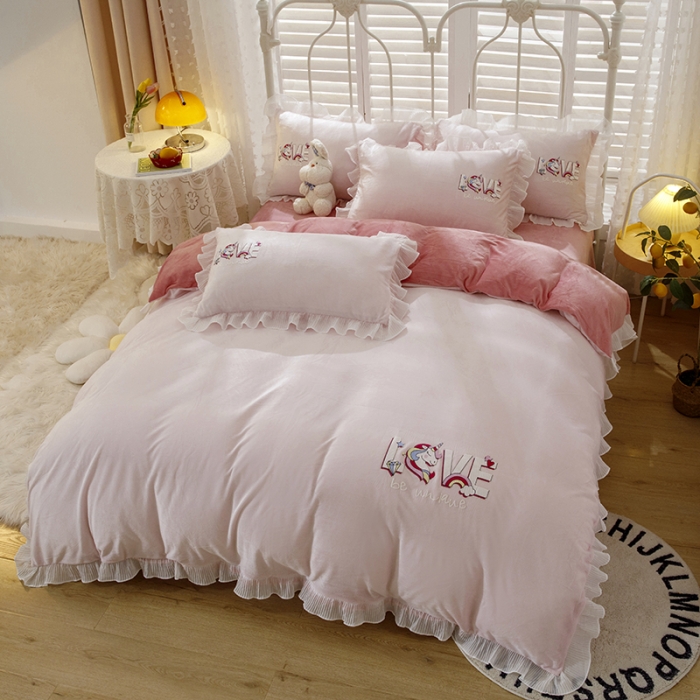 91家纺网 家纺一手货源 找家纺 纽缦 新款韩版水晶绒床单四件套法莱水晶牛奶 独角兽粉豆沙
