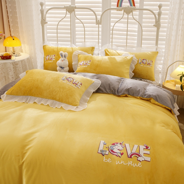 91家纺网 家纺一手货源 找家纺 纽缦 新款韩版水晶绒床单四件套法莱水晶牛奶 独角兽姜黄灰