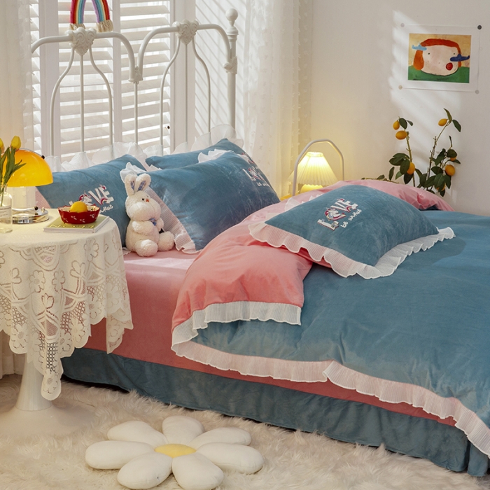 91家纺网 家纺一手货源 找家纺 纽缦 新款韩版水晶绒床单四件套法莱水晶牛奶 独角兽蓝灰粉