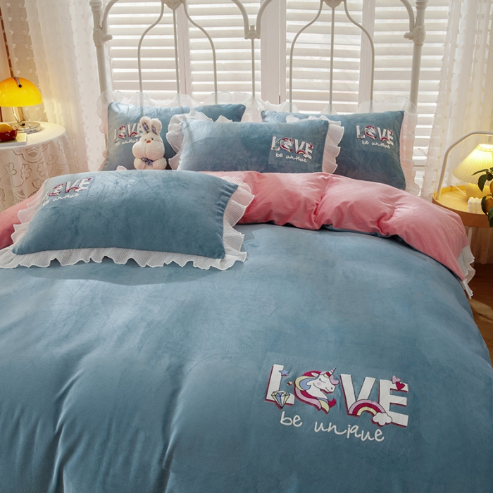 91家纺网 家纺一手货源 找家纺 纽缦 新款韩版水晶绒床单四件套法莱水晶牛奶 独角兽蓝灰粉