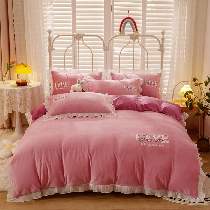 91家纺网 家纺一手货源 找家纺 纽缦 新款韩版水晶绒床单四件套法莱水晶牛奶 独角兽深浅豆沙