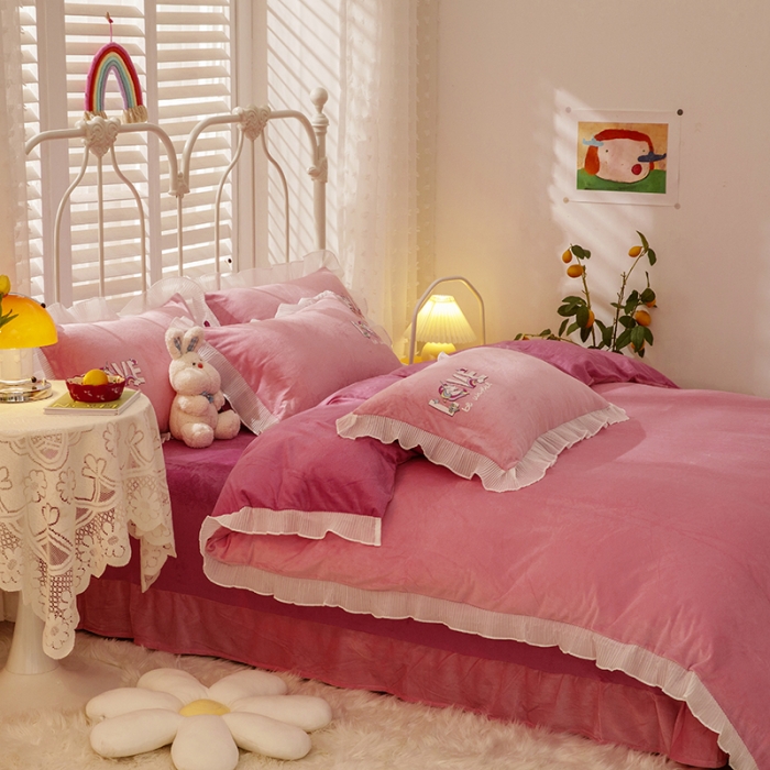 91家纺网 家纺一手货源 找家纺 纽缦 新款韩版水晶绒床单四件套法莱水晶牛奶 独角兽深浅豆沙