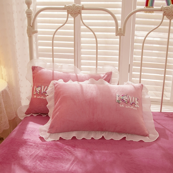 91家纺网 家纺一手货源 找家纺 纽缦 新款韩版水晶绒床单四件套法莱水晶牛奶 独角兽深浅豆沙