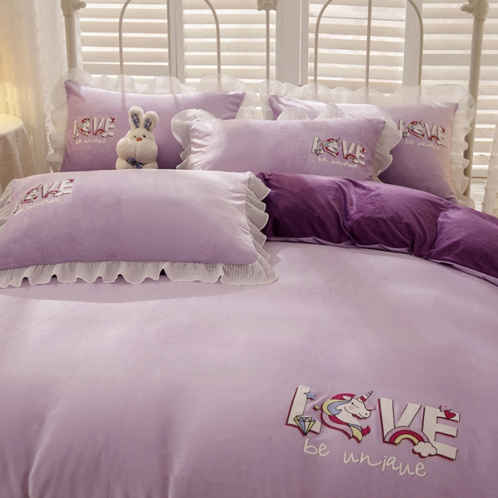 91家纺网 家纺一手货源 找家纺 纽缦 新款韩版水晶绒床单四件套法莱水晶牛奶 独角兽深浅紫