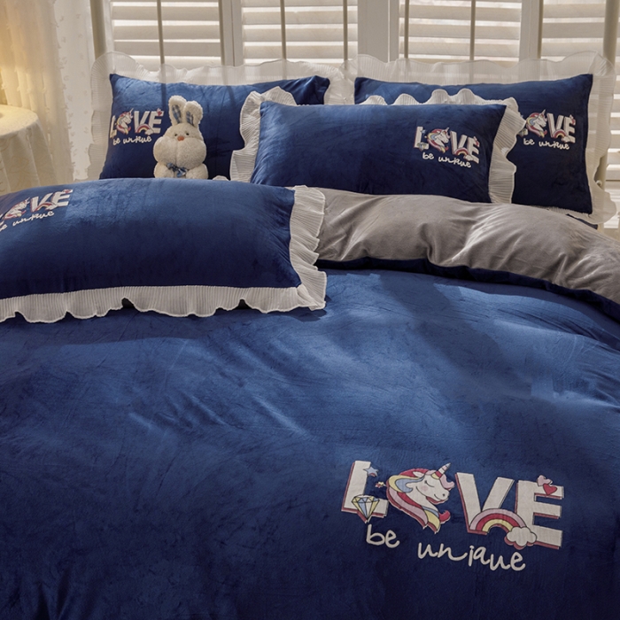 91家纺网 家纺一手货源 找家纺 纽缦 2021新款韩版水晶绒床裙四件套 独角兽-宝蓝灰