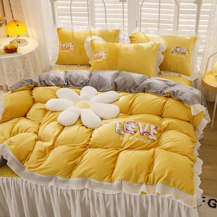 91家纺网 家纺一手货源 找家纺 纽缦 2021新款韩版水晶绒床裙四件套 独角兽-姜黄灰