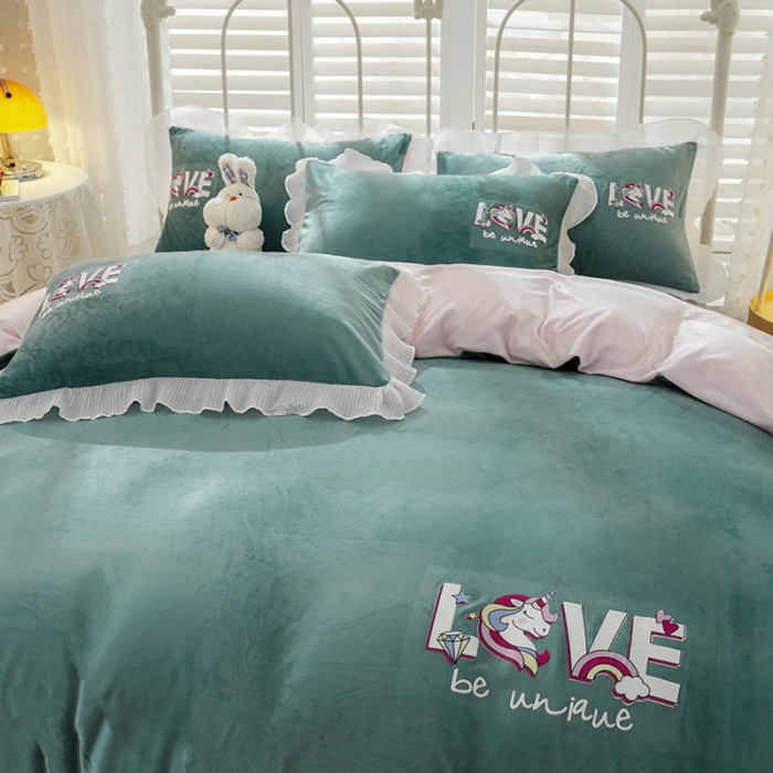 91家纺网 家纺一手货源 找家纺 纽缦 2021新款韩版水晶绒床裙四件套 独角兽-浅绿粉