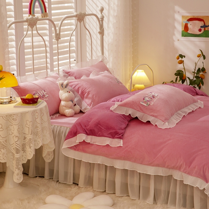 91家纺网 家纺一手货源 找家纺 纽缦 2021新款韩版水晶绒床裙四件套 独角兽-深浅豆沙