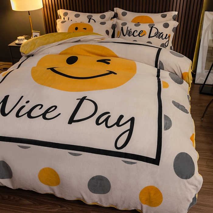 91家纺网 家纺一手货源 找家纺 寐居 2021新款大版数码印花牛奶绒四件套 笑脸