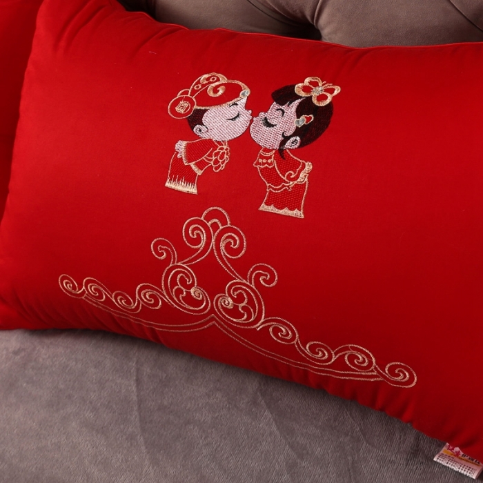 91家纺网 家纺一手货源 找家纺 （总）锦绣万家2021新款婚庆双人枕头结婚用大红枕芯绣花枕头