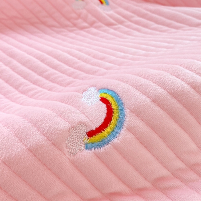 91家纺网 家纺一手货源 找家纺 漫调 2021新款宝宝绒刺绣床盖三件套 彩虹 粉