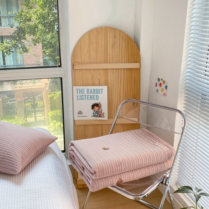 91家纺网 家纺一手货源 找家纺 漫调 2021新款宝宝绒刺绣床盖三件套 小熊 豆沙粉