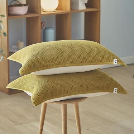 91家纺网 家纺一手货源 找家纺 爱港家纺2023新款专版织粋全棉A类纱布枕巾 秋菊姜黄