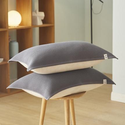 91家纺网 家纺一手货源 找家纺 爱港家纺2023新款专版织粋全棉A类纱布枕巾 烟雨墨蓝