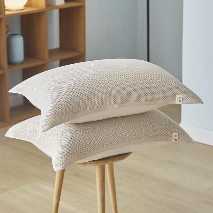 91家纺网 家纺一手货源 找家纺 爱港家纺2023新款专版织粋全棉A类纱布枕巾 月夜茶白