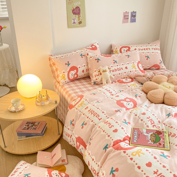 91家纺网 家纺一手货源 找家纺 雅居纺 2022新款印花牛奶绒四件套 蝴蝶结小兔