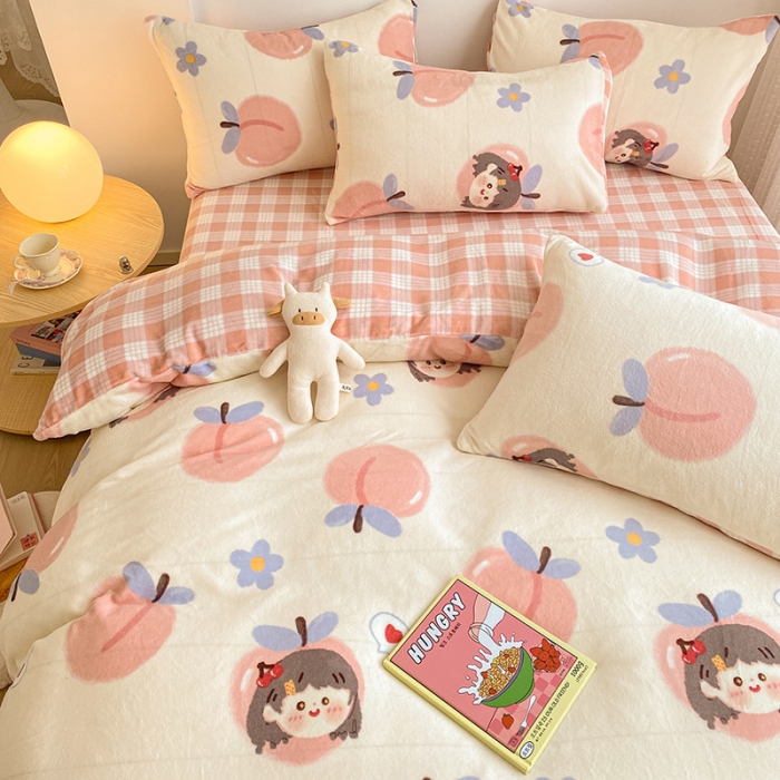 91家纺网 家纺一手货源 找家纺 雅居纺 2022新款印花牛奶绒四件套 桃女郎