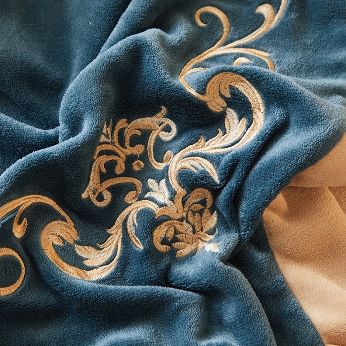 91家纺网 家纺一手货源 找家纺 骏腾 2022新款加厚牛奶绒刺绣四件套法莱绒三件套 暖心-孔雀兰