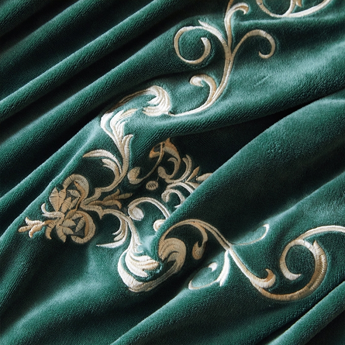 91家纺网 家纺一手货源 找家纺 骏腾 2022新款加厚牛奶绒刺绣四件套法莱绒三件套 暖心-孔雀绿